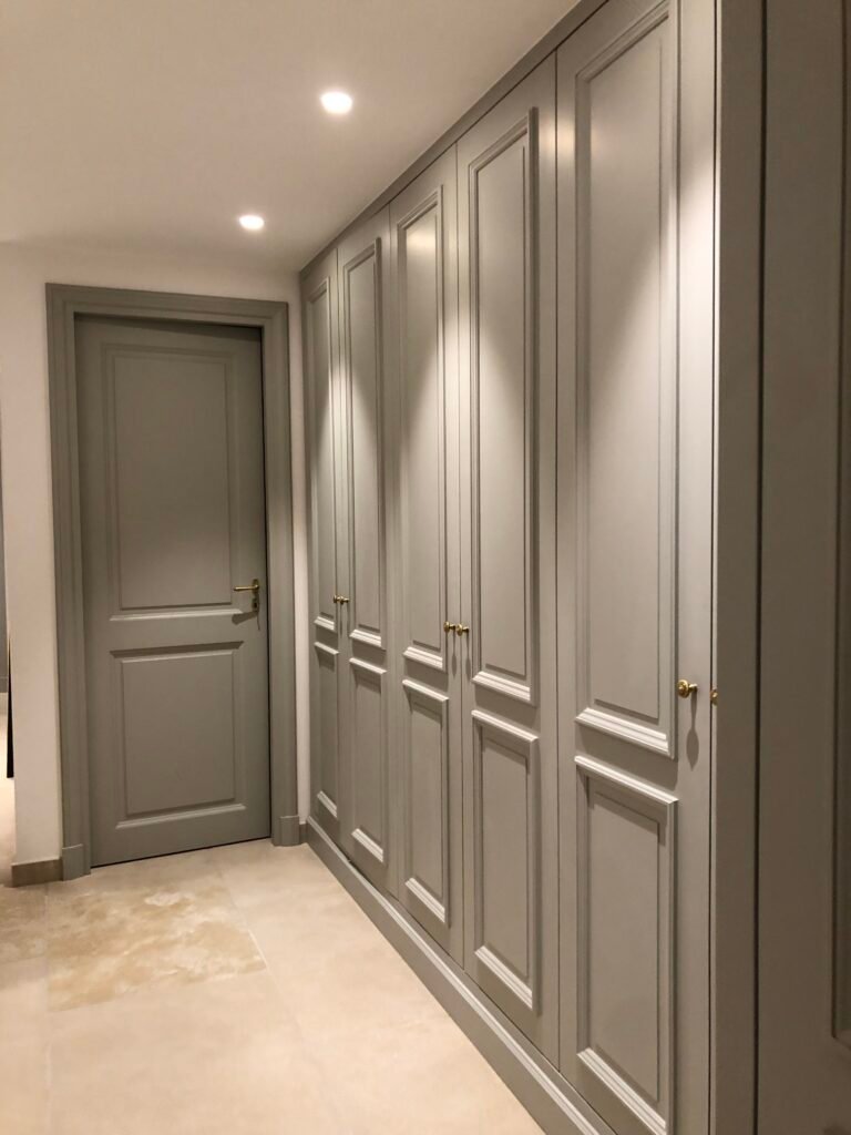 Laquage de porte de placard